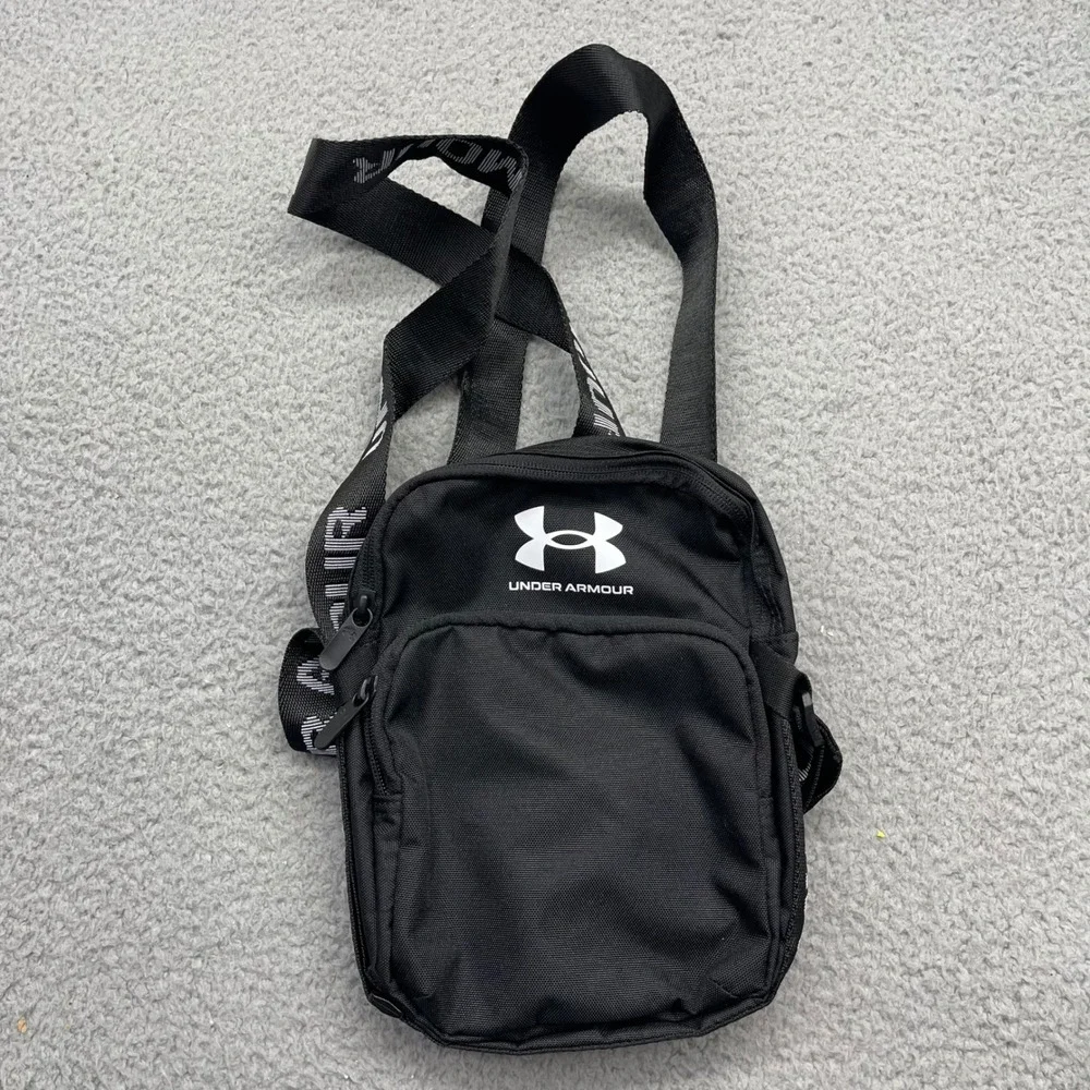 Under Armour 1364192-001 Black Loudon Crossbody Bag UA Storm Branded Logo Strap